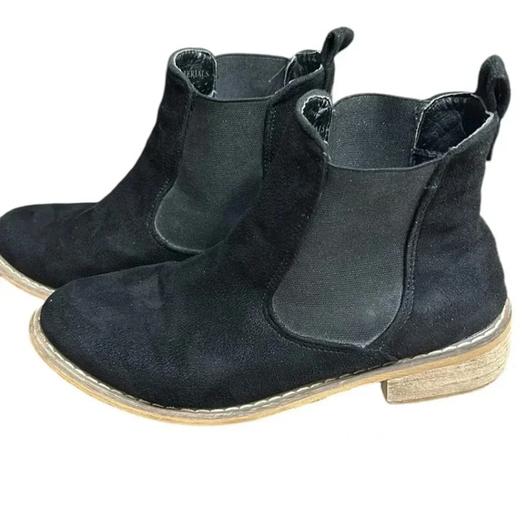 Seven 7 ankle booties, women size 7. Suede feel ,black ,tan sole,great condition - Picture 4 of 16